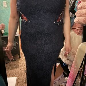 Elegant Navy Lace Evening Dress with Side Slit